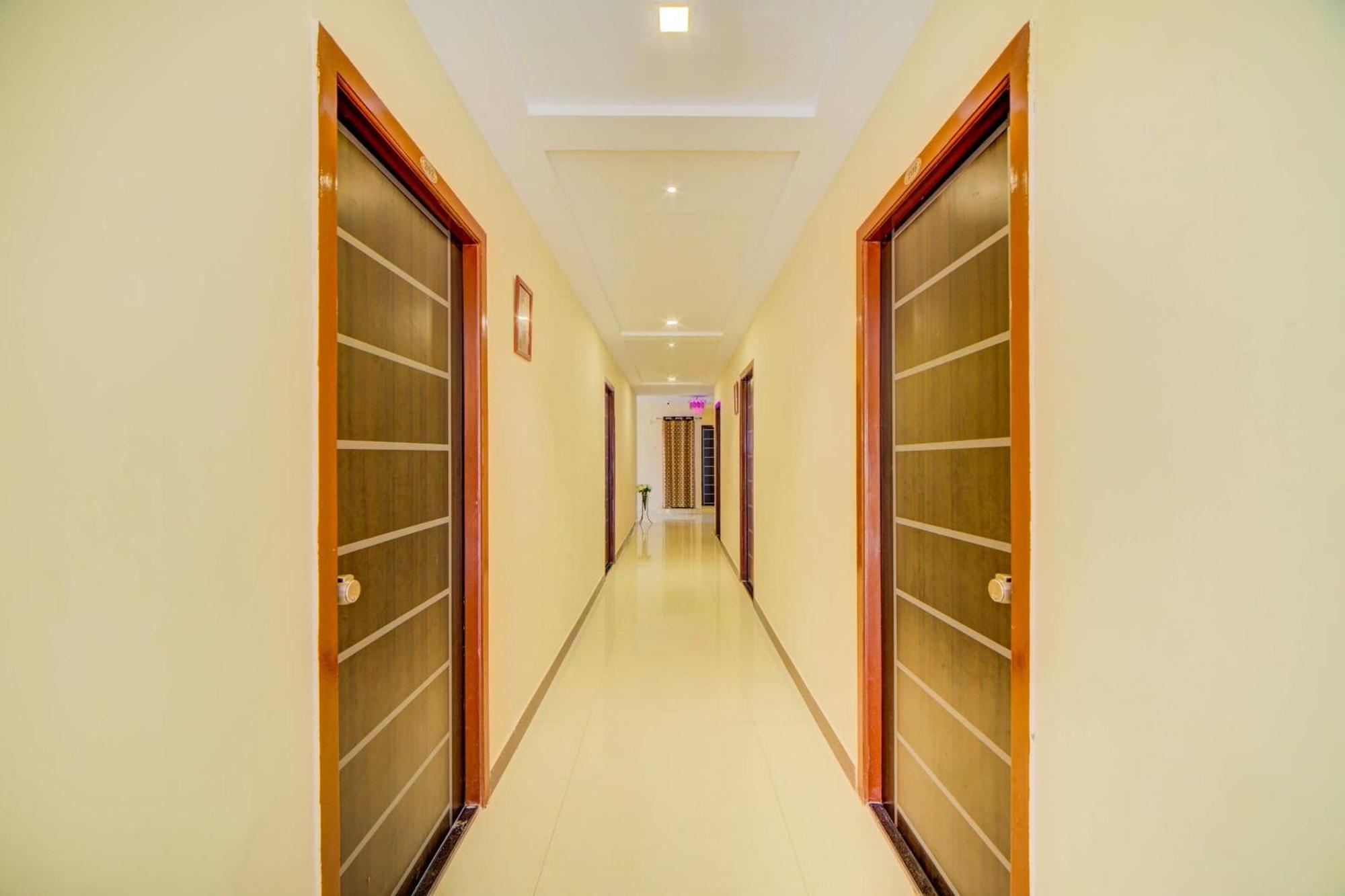 Super Hotel O White Ridge Sururnagar Dış mekan fotoğraf